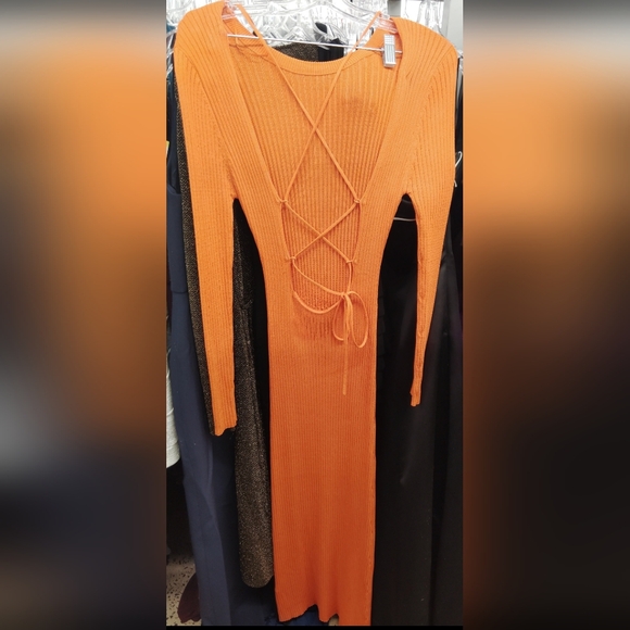 Zara Vibrant Orange Long Sleeve Ribbed Maxi Dress with Open Back Lace Up NWOT M - Picture 5 of 5